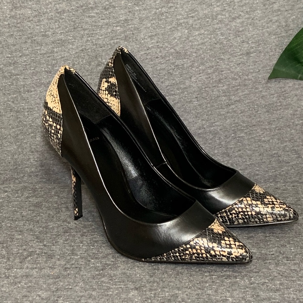 Snake Print Pumps 7